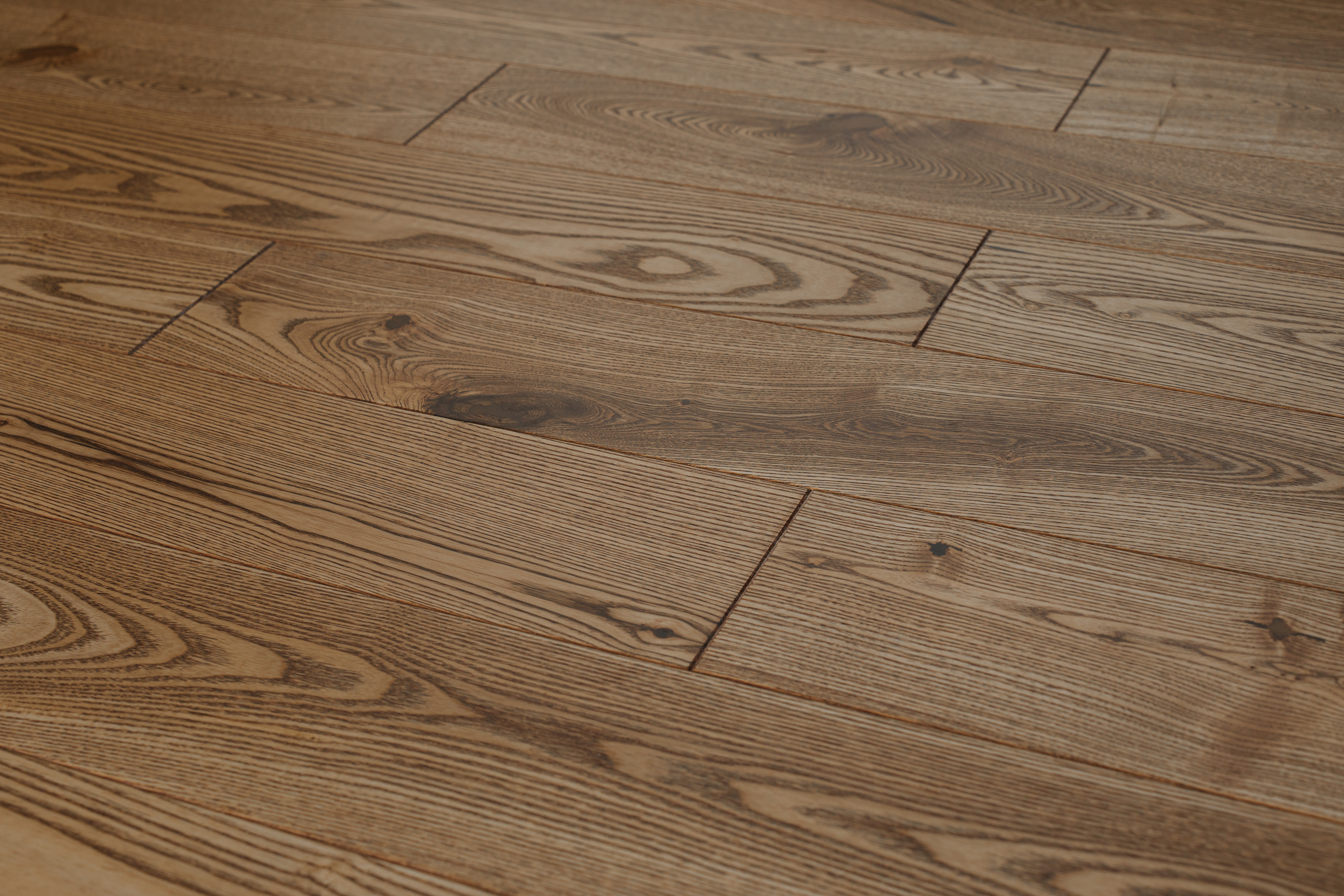 Паркетная доска AmberWood/Амбер Вуд Фьюжен Ясень Винтаж Кантри браш, масло 909х125х14 мм (0,909 м2/упак)